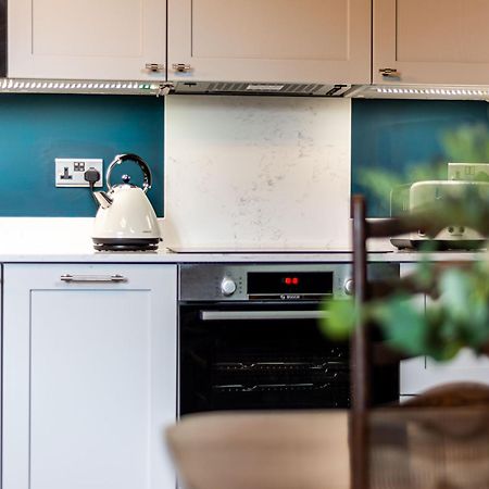 2 The Quadrant Luxury Apartments - Хойлэйк Экстерьер фото